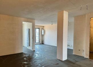 Продам 4-ком. квартиру, 130 м2, Махачкала, улица Абубакарова, 112