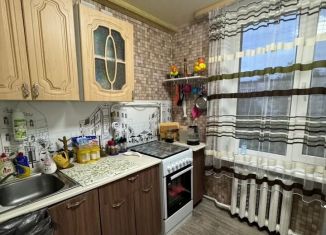 Продам 4-комнатную квартиру, 58 м2, Березники, улица Пятилетки, 75