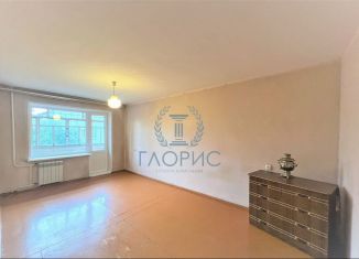 Продается 3-ком. квартира, 61 м2, Абакан, улица Кирова, 97