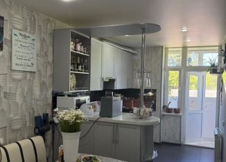 Продам 3-ком. квартиру, 93.4 м2, Сочи, Троицкая улица