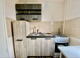 Сдается в аренду четырехкомнатная квартира, 48.5 м2, Санкт-Петербург, Ленинский проспект, 152к3