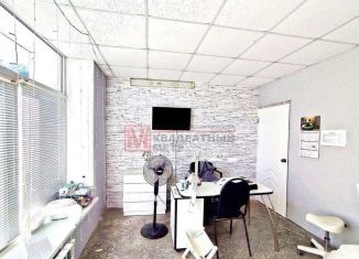 Сдаю в аренду помещение свободного назначения, 11 м2, Старый Оскол, микрорайон Лебединец, 27