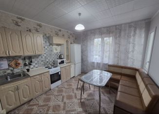 Сдам в аренду 2-комнатную квартиру, 60 м2, Калуга, Тарутинская улица, 231к9