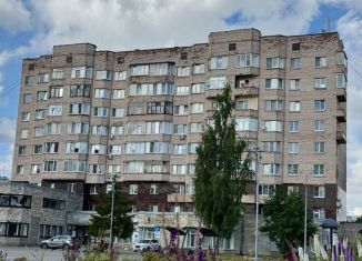 Продажа 4-комнатной квартиры, 79.4 м2, Гатчина, улица Авиатриссы Зверевой, 5