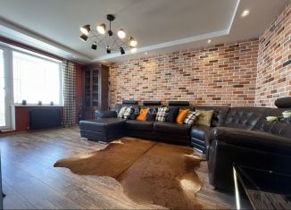 Продам 4-ком. квартиру, 100 м2, Смоленск, улица Нахимова, 2