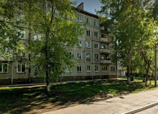 Продам 4-ком. квартиру, 61 м2, Абакан, улица Тельмана, 87