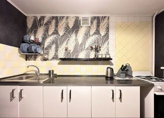 Сдаю трехкомнатную квартиру, 58 м2, Санкт-Петербург, проспект Ветеранов, 143к1