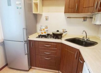 Сдается в аренду 1-комнатная квартира, 33 м2, Калуга, улица Пухова, 3