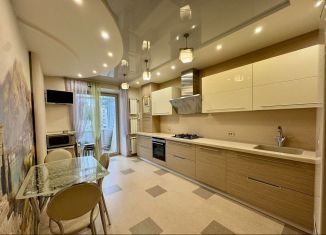 Продажа 3-ком. квартиры, 86.9 м2, Киров, улица Маклина, 49А