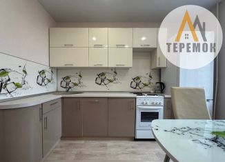 Сдаю 1-ком. квартиру, 36 м2, Тольятти, улица 70 лет Октября, 49