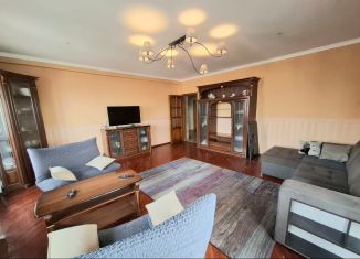 Продам 3-комнатную квартиру, 114.8 м2, Иркутск, улица Фридриха Энгельса, 10