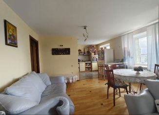 Продажа 4-ком. квартиры, 83 м2, Сыктывкар, Коммунистическая улица, 18