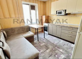 Продаю 1-ком. квартиру, 33.7 м2, Майкоп, улица Димитрова, 14