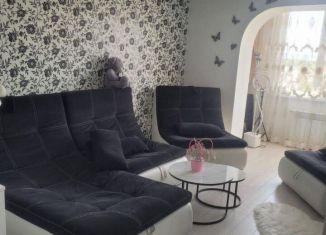 Продается 3-комнатная квартира, 62.3 м2, Апшеронск, улица 9 Января, 35