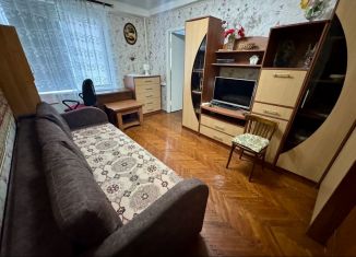 Сдам в аренду двухкомнатную квартиру, 42 м2, Кингисепп, Октябрьская улица, 4