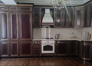 Сдам 2-ком. квартиру, 120 м2, Махачкала, 2-й Сергокалинский тупик, 8к2