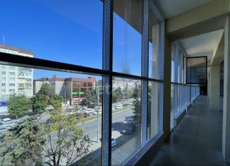 Торговая площадь на продажу, 40 м2, Черкесск, проспект Ленина, 70