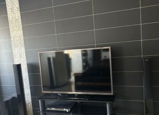 Сдается 3-комнатная квартира, 107 м2, Бор, улица Максимова, 14