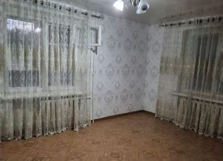 Сдам 2-ком. квартиру, 55 м2, Махачкала, улица Магомета Гаджиева, 194