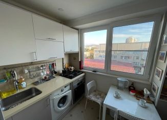 Сдам 2-комнатную квартиру, 46.6 м2, Сочи, улица Роз, 82, микрорайон Центральный