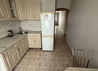 Продажа 1-ком. квартиры, 37 м2, поселок городского типа Стройкерамика, улица Петра Монастырского, 2