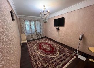 Сдам в аренду 2-комнатную квартиру, 75 м2, Махачкала, проспект Имама Шамиля, 40