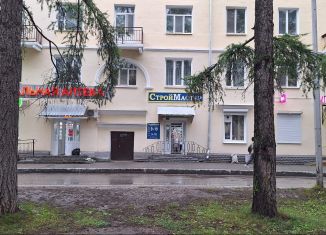 Продам торговую площадь, 118 м2, Североуральск, улица Мира, 6