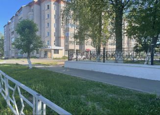 Продам 3-ком. квартиру, 88 м2, Киров, улица Ленина, 12