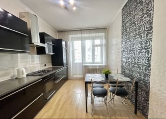 Сдам в аренду однокомнатную квартиру, 45 м2, Татарстан, Чистопольская улица, 73