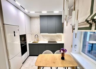 Продаю 2-ком. квартиру, 67.1 м2, Брянск, Советская улица, 122