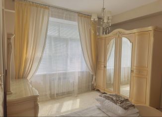 Сдается однокомнатная квартира, 50 м2, Махачкала, улица Комарова, 15Б