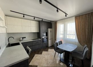 Аренда 3-комнатной квартиры, 73.5 м2, Татарстан, улица Александра Курынова, 6к1