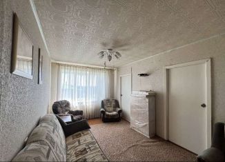 Продам 4-комнатную квартиру, 61.1 м2, Киров, улица Опарина, 6