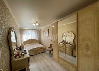 Продаю 2-ком. квартиру, 45 м2, Калужская область, улица Суворова, 58