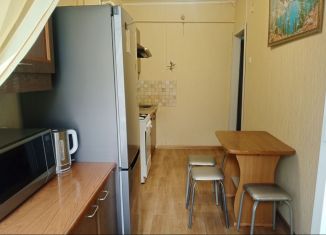 Сдам в аренду однокомнатную квартиру, 35 м2, Саратов, Деловая улица, 26