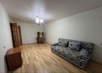 Сдам 1-комнатную квартиру, 40 м2, Тюмень, улица 50 лет Октября, 24