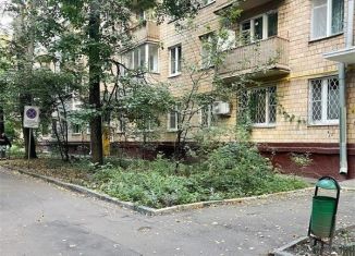 Однокомнатная квартира в аренду, 31 м2, Москва, улица Адмирала Макарова, 33