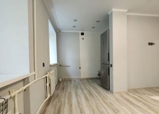 Двухкомнатная квартира на продажу, 43 м2, Азнакаево, улица Нефтяников, 4