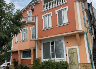 Аренда дома, 200 м2, Дагестан, площадь Коминтерна, 1А