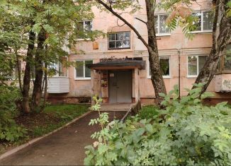 Продается 1-ком. квартира, 30.6 м2, Березники, улица Карла Маркса, 72