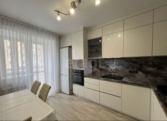 Сдам в аренду 1-комнатную квартиру, 49 м2, Тюмень, улица Циолковского, 20А