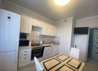 Аренда двухкомнатной квартиры, 58.3 м2, Тобольск, 15-й микрорайон, 11А