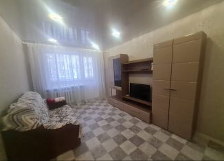 Сдается 1-комнатная квартира, 38 м2, Луга, улица Победы, 12