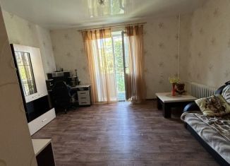 Продается двухкомнатная квартира, 60 м2, Сланцы, улица Дзержинского, 16А