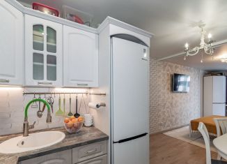 Продам 2-комнатную квартиру, 45 м2, Верхняя Пышма, улица Машиностроителей, 19, ЖК Рифей