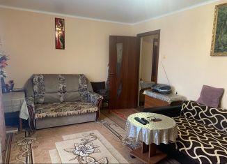 Продаю 2-ком. квартиру, 56.8 м2, Горячий Ключ, улица Ярославского, 104Б