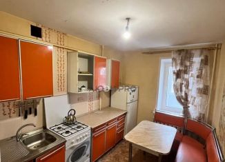 Сдаю в аренду 2-ком. квартиру, 64 м2, Саратов, Лунная улица, 2/6