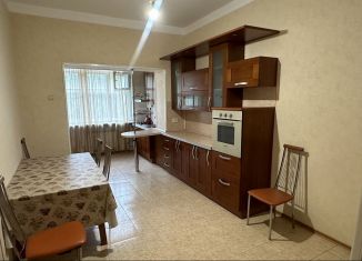 4-комнатная квартира в аренду, 140 м2, Махачкала, улица Ушакова, 9