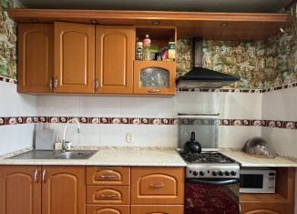 Продается 2-ком. квартира, 56.4 м2, Ставрополь, улица Парижской Коммуны, 54