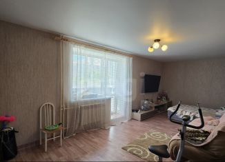 Продаю 2-ком. квартиру, 60 м2, Ачинск, улица Строителей, 14